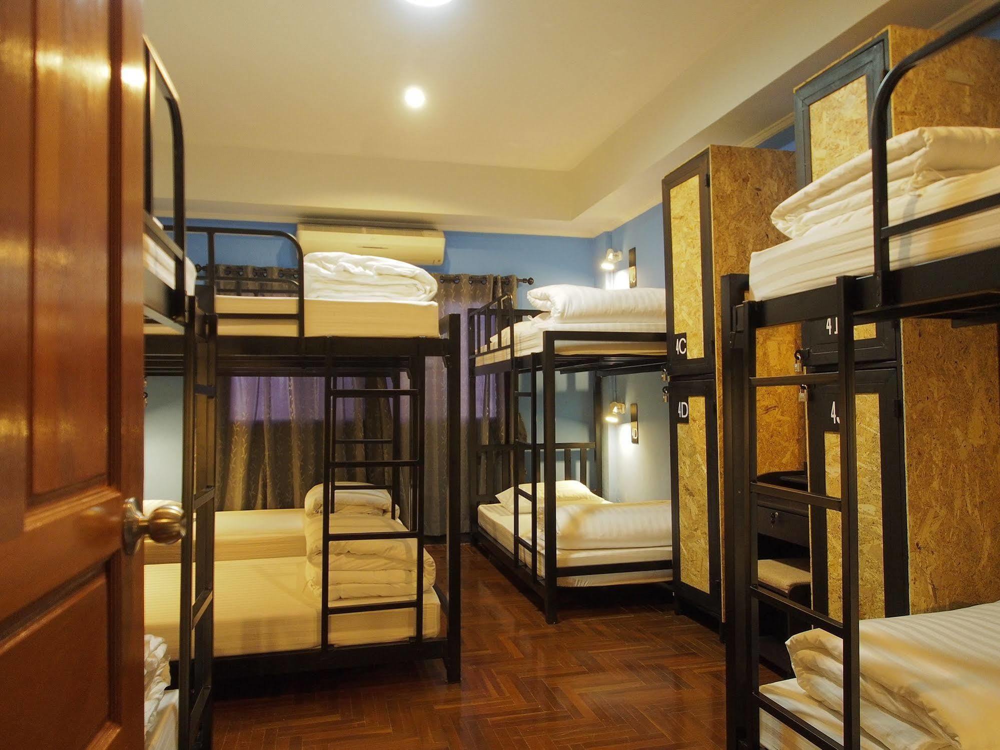 Eden Walking Street Hostel Chiang Mai Buitenkant foto