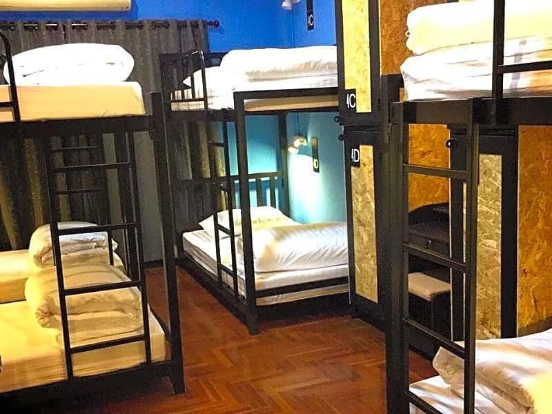 Eden Walking Street Hostel Chiang Mai Buitenkant foto
